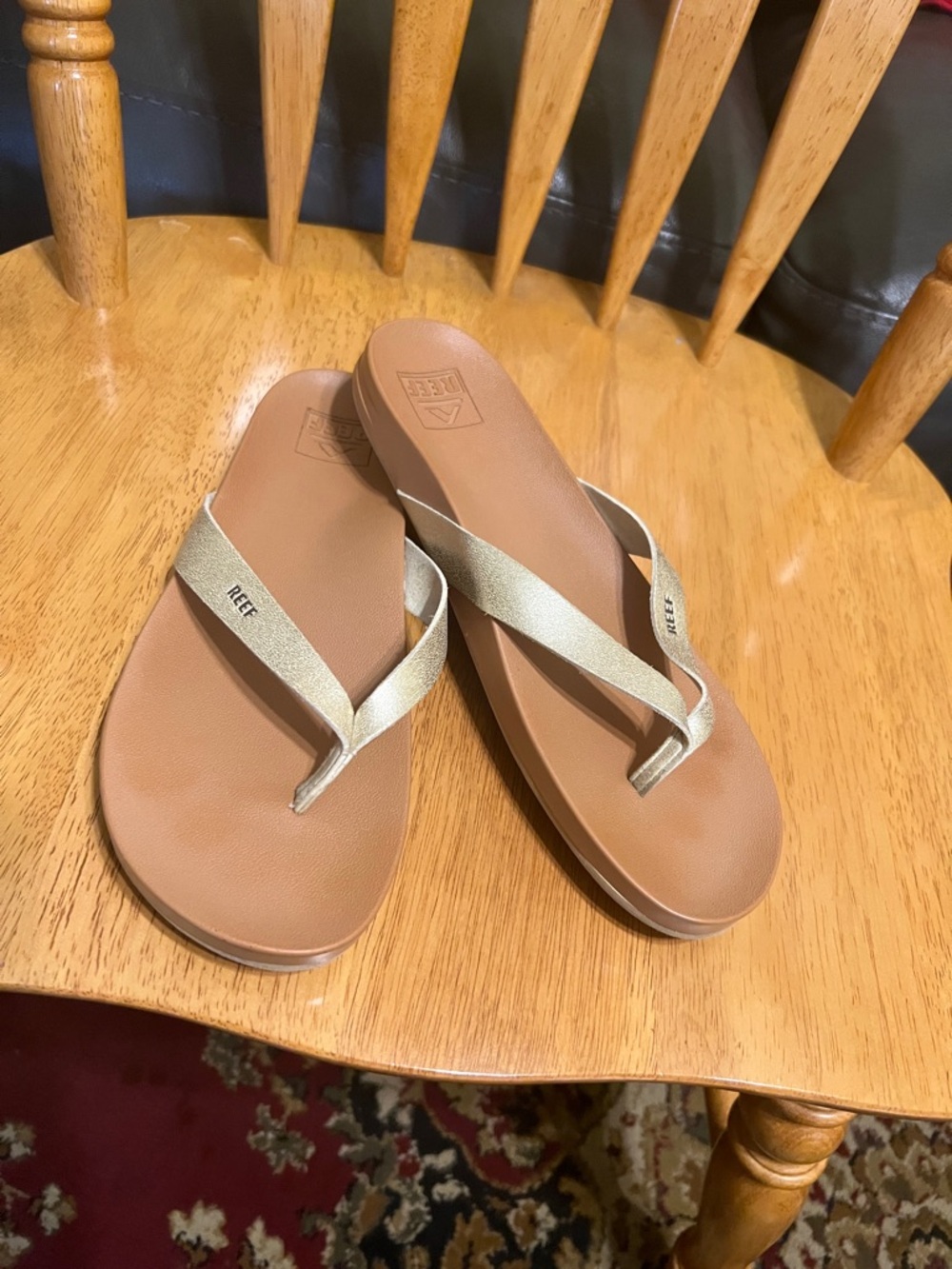 Reef Women's Metallic Gold-Strap Tan Footbed Flip Flops